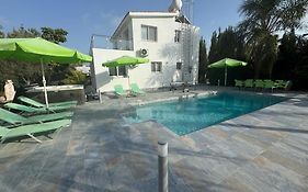Villa Coralia Gardens 1Km From Coral Bay Beach