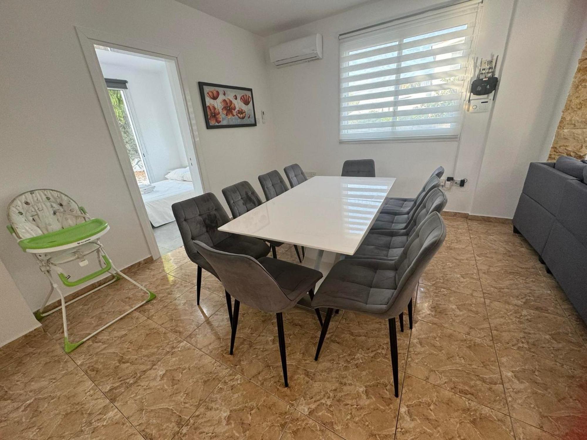 Villa Coralia Gardens 1Km From Coral Bay Beach Exterior photo