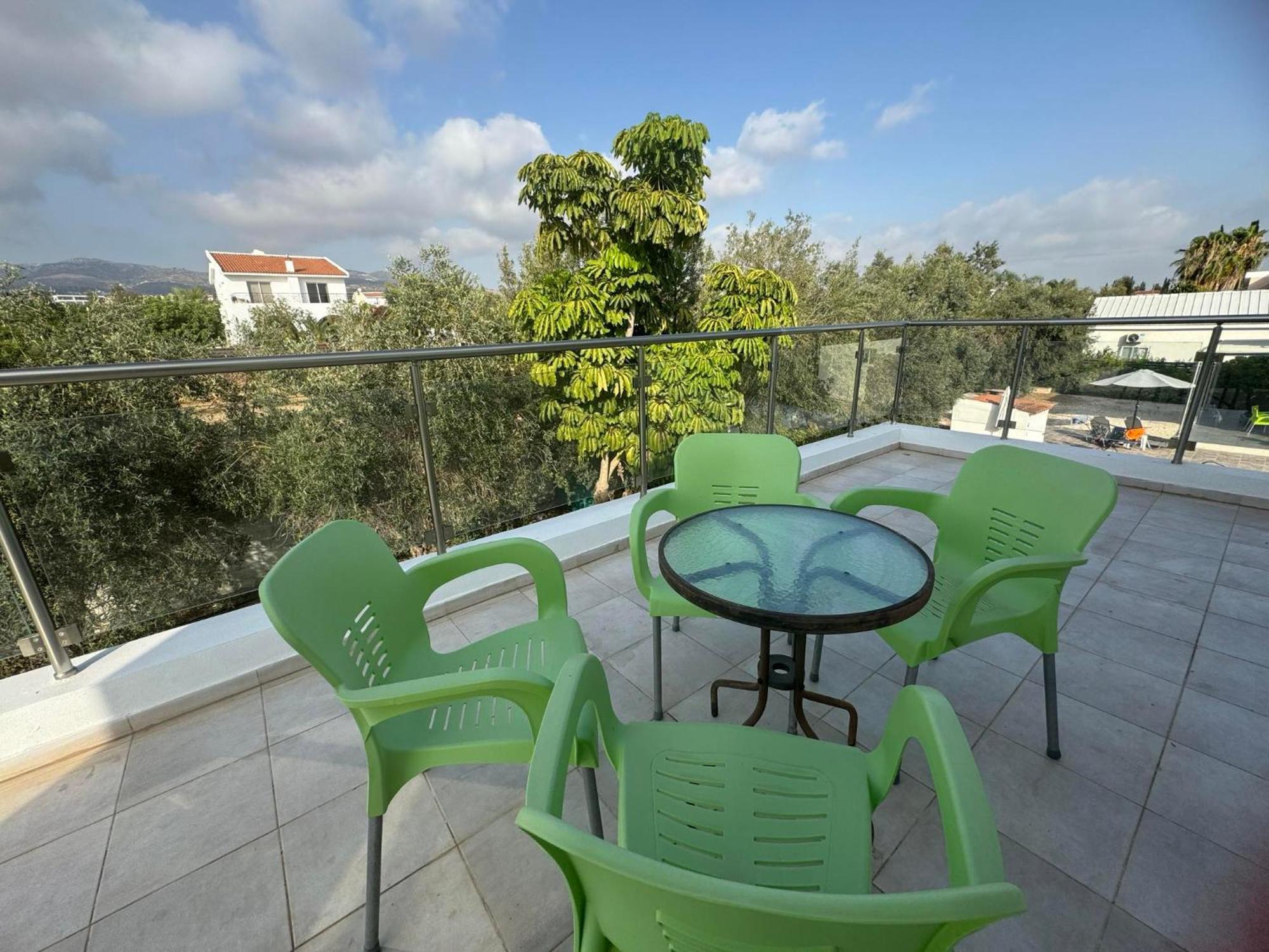 Villa Coralia Gardens 1Km From Coral Bay Beach Exterior photo